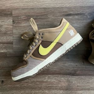 Undefeated x Dunk Low SP “Canteen”
